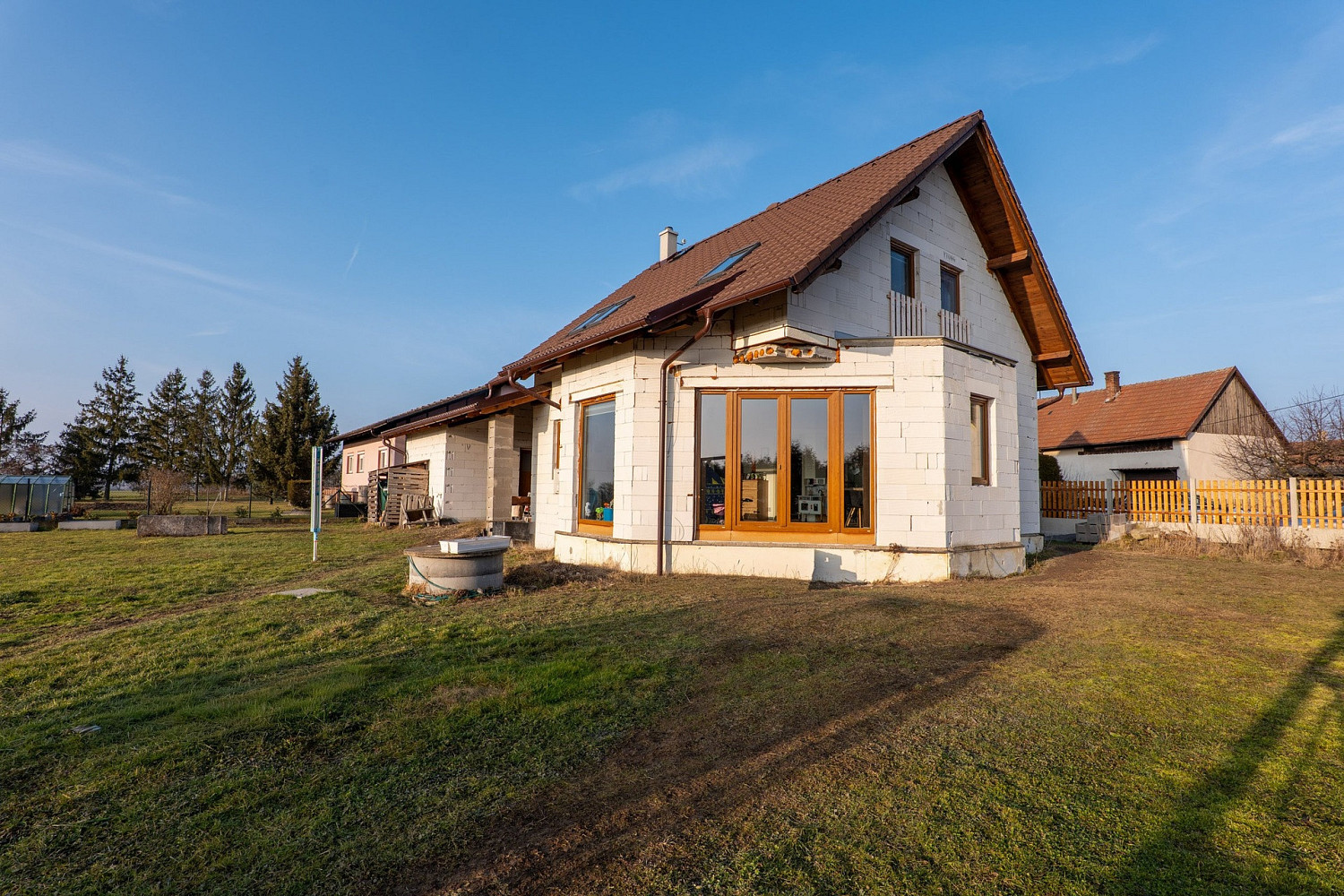 Prodej domu 140 m² s pozemkem 827 m² — photo 2