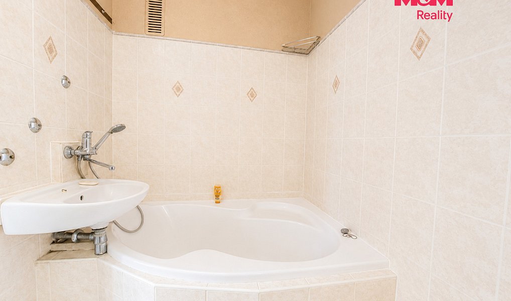 Prodej bytu 3+1 70 m², Březnice – náhled fotky 11