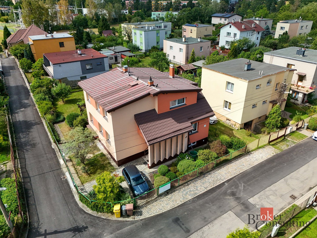 Prodej domu 300 m² s pozemkem 665 m² – fotografie 2