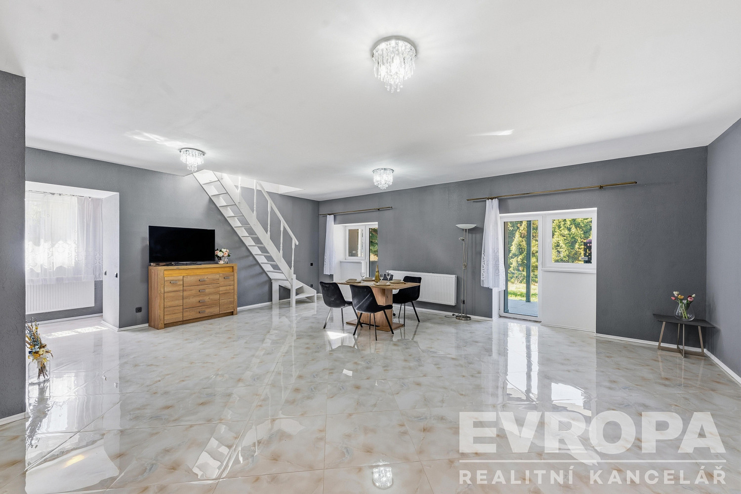 Pronájem domu 132 m² s pozemkem 346 m² — photo 2