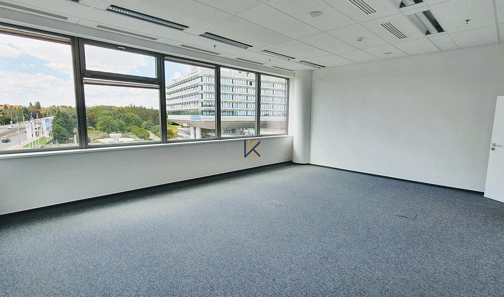 Pronájem kanceláře 2 200 m², Praha – náhled fotky 2