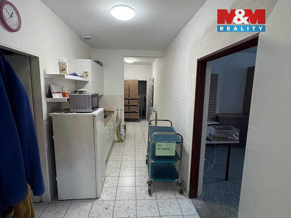 Pronájem kanceláře 173 m² – fotografie 3
