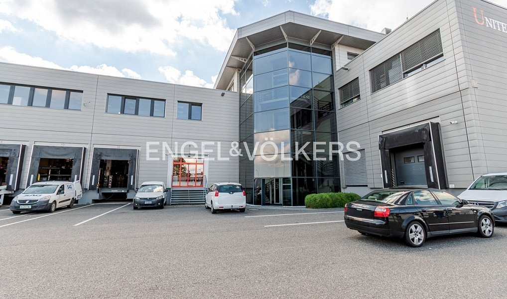 Pronájem komerčního prostoru, 200 m², Praha-východ, Modletice
