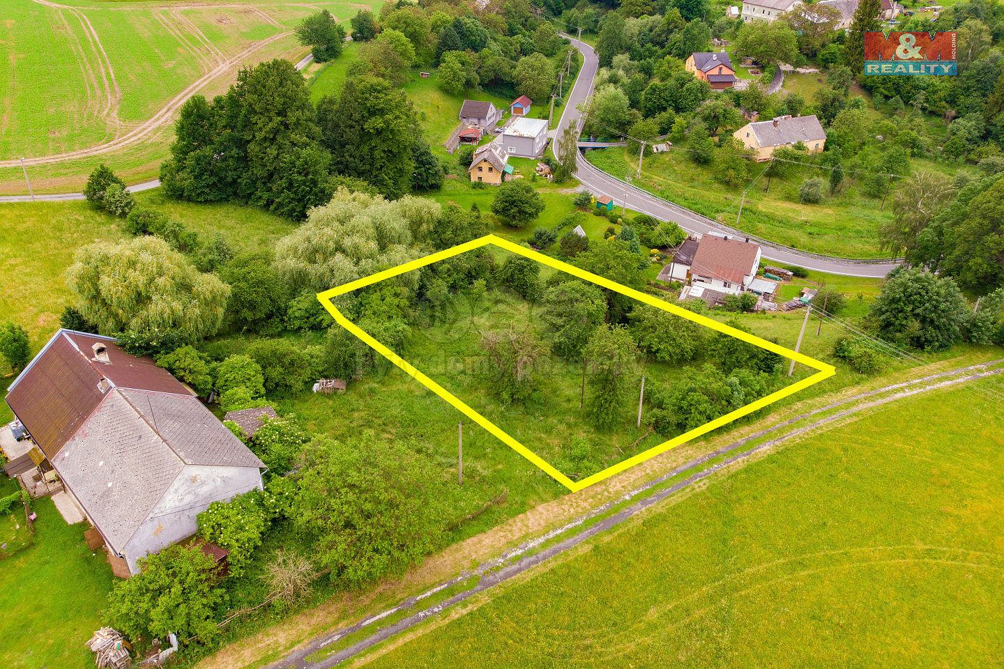 Prodej stavebního pozemku 1 298 m²