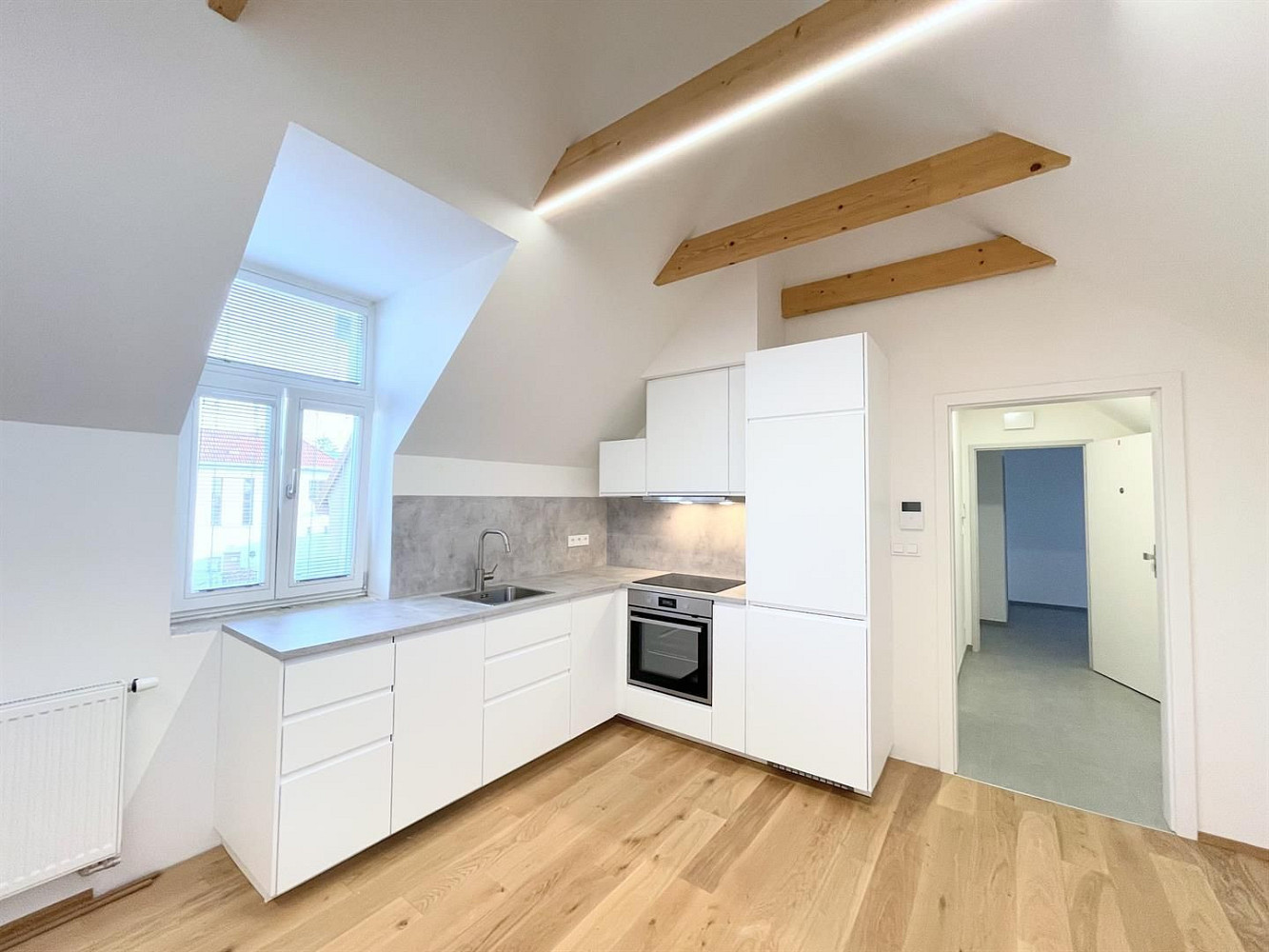Pronájem bytu 2+kk 41 m² — photo 2