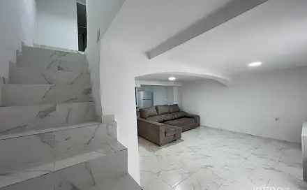 Prodej domu 140 m² s pozemkem 148 m², Requena, Španělsko