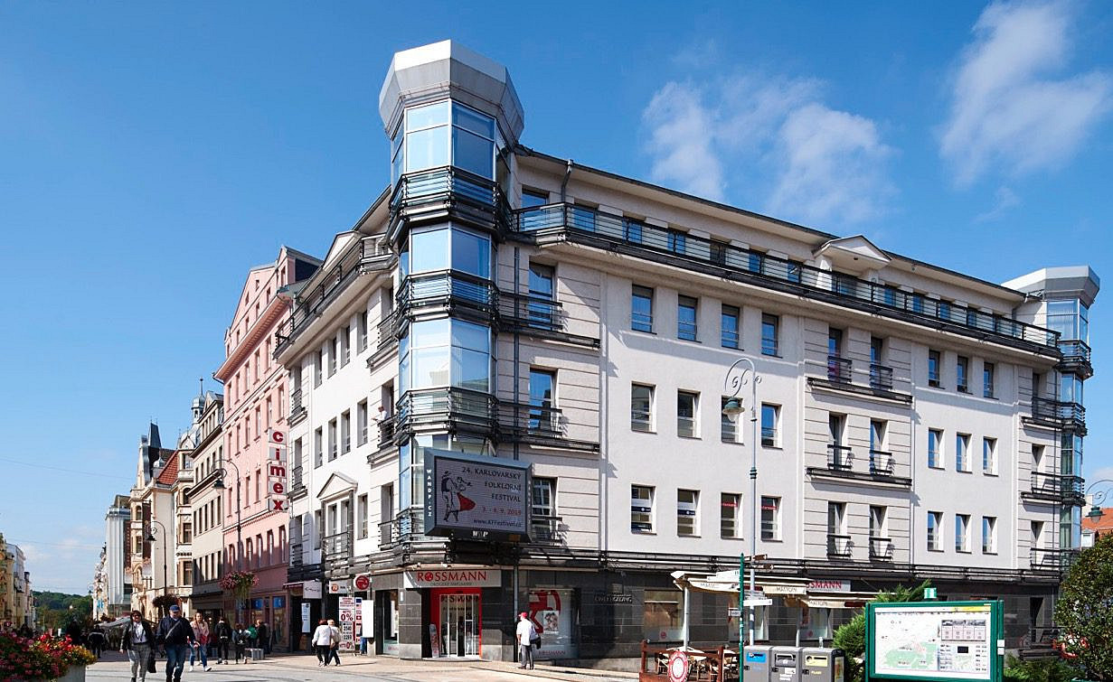 Pronájem obchodních prostor 179 m²