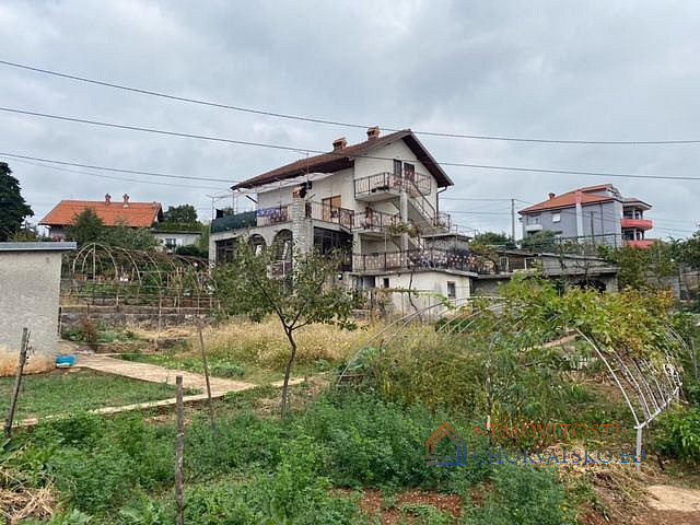 Prodej domu 292 m² s pozemkem 1 755 m² - Aanzicht 4