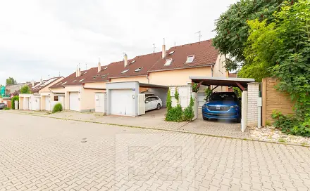 Pronájem domu 150 m² s pozemkem 347 m², Zlonínská, Líbeznice, okres Praha-východ