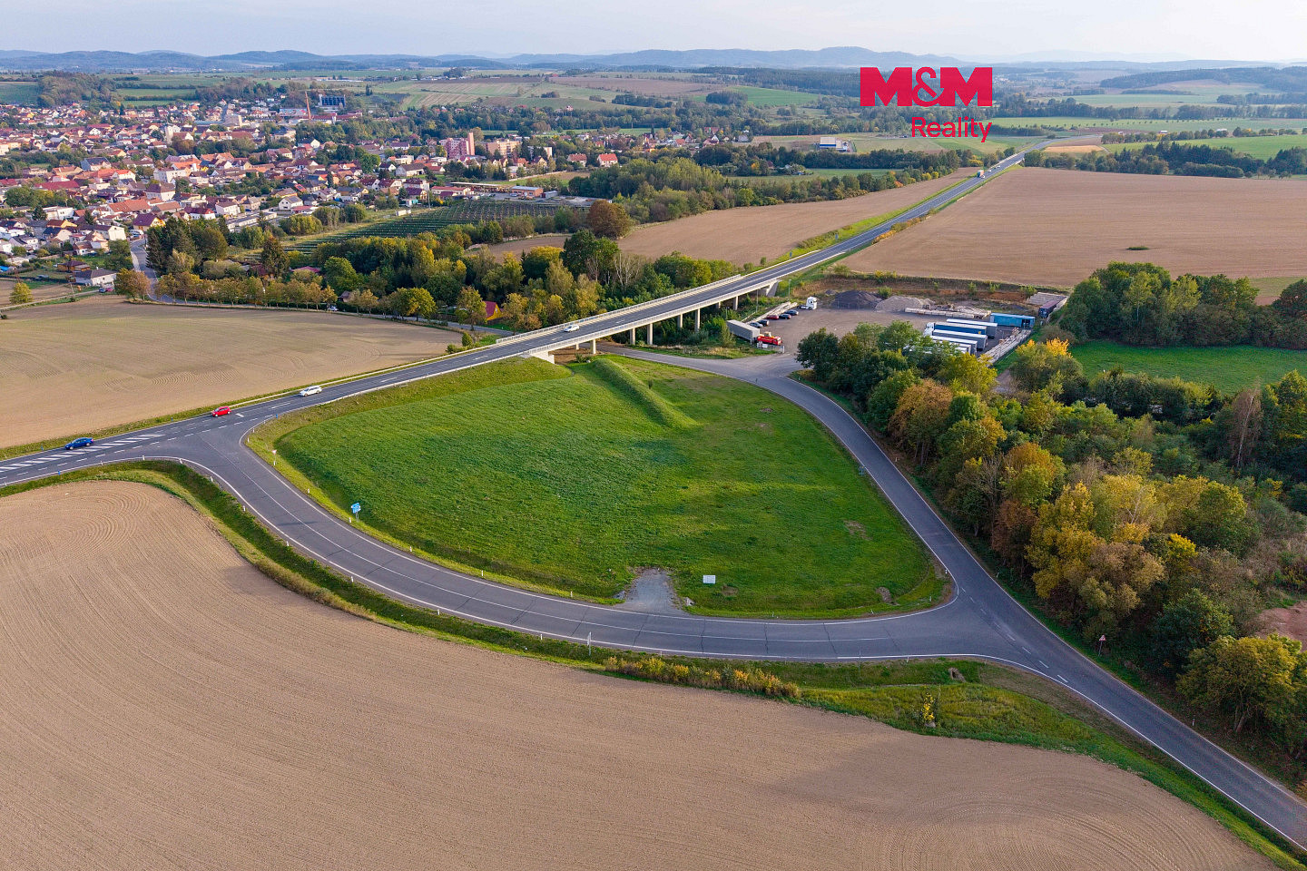 Prodej komerčního pozemku 5 589 m²