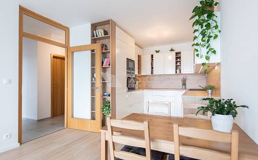 Prodej bytu 3+kk 83 m², Květnového vítězství, Praha 4 - Chodov