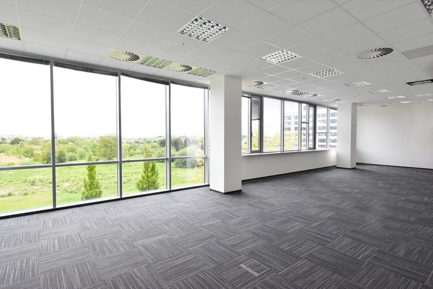 Pronájem kanceláře 659 m² – fotografie 3