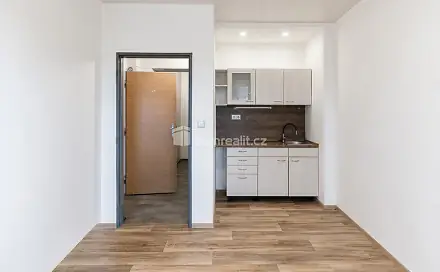 Pronájem bytu 1+kk 22 m², Husova, Lovosice, okres Litoměřice