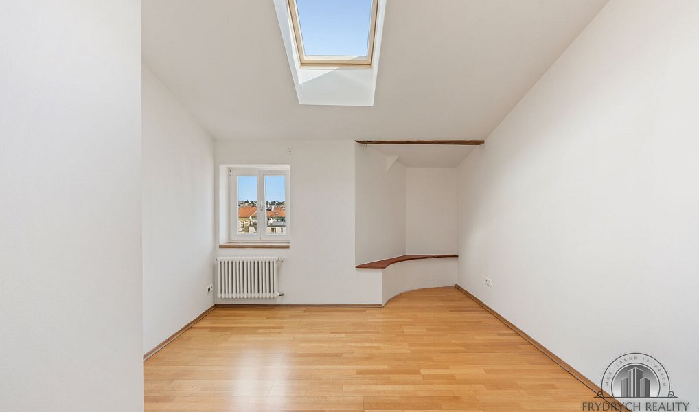 Pronájem bytu 5+1 160 m², Praha – náhled fotky 20