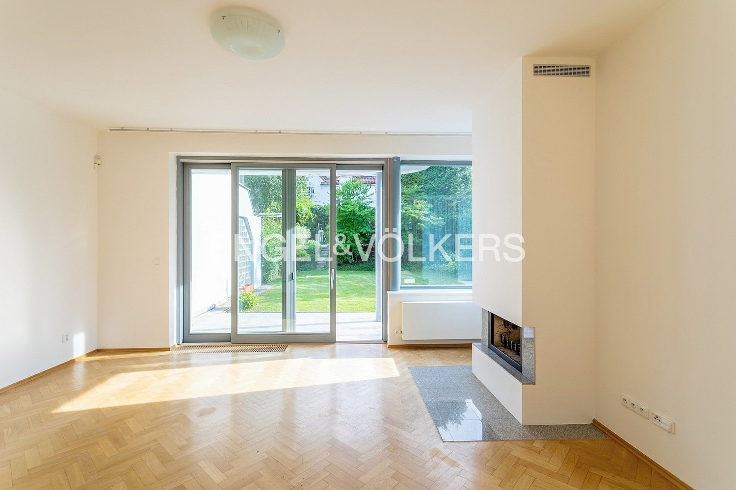Pronájem domu 230 m² s pozemkem 485 m²