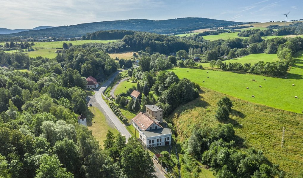 Prodej domu 250 m² s pozemkem 3 692 m², Heřmanice – náhled fotky 2