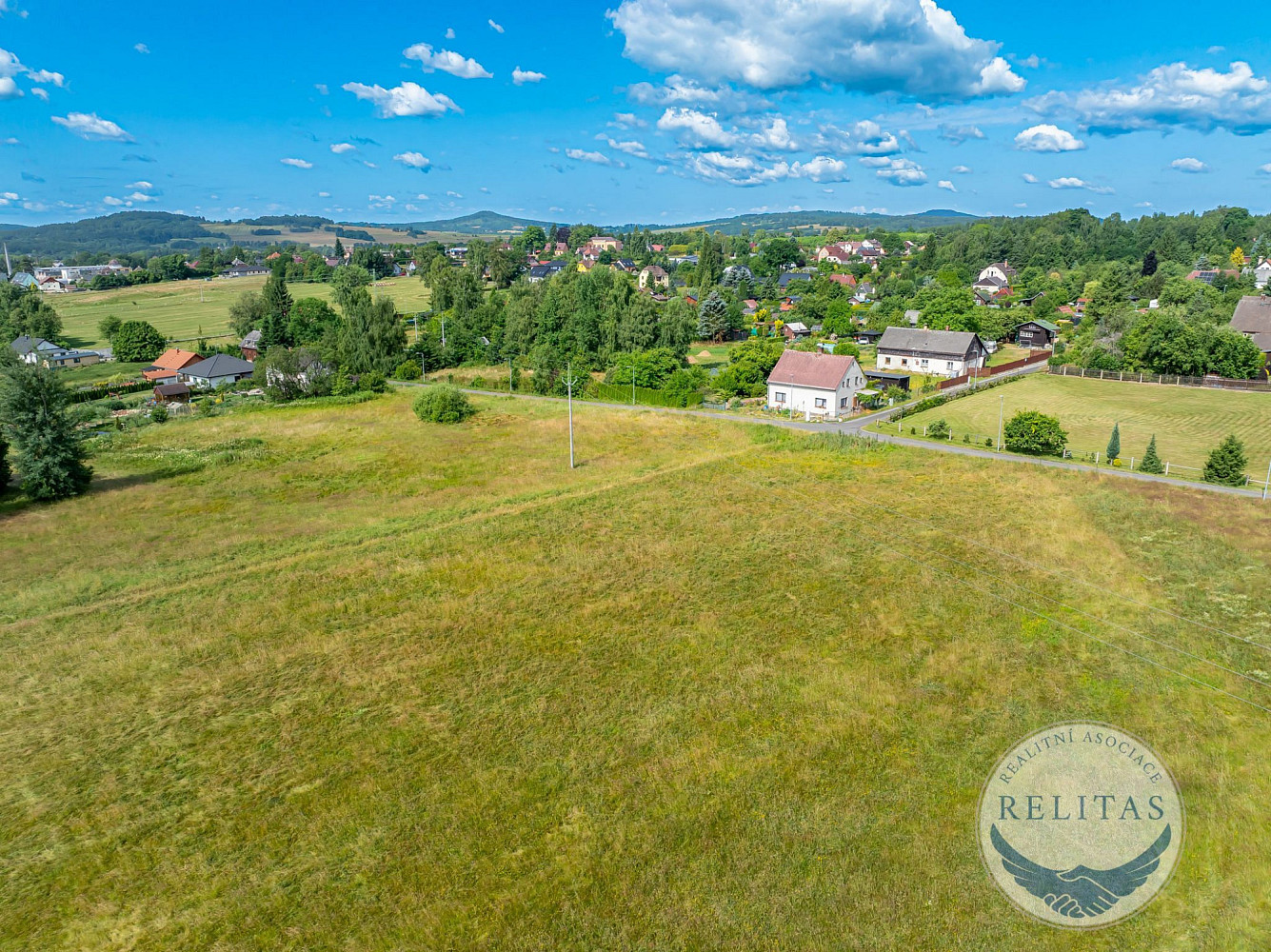 Prodej stavebního pozemku 1 986 m² – fotografie 4