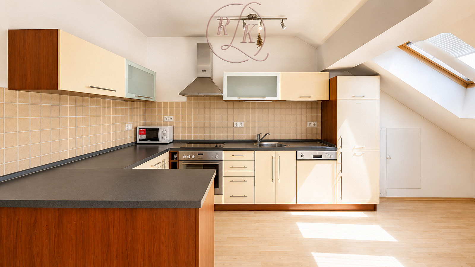 Prodej bytu atypického 178 m² — photo 3