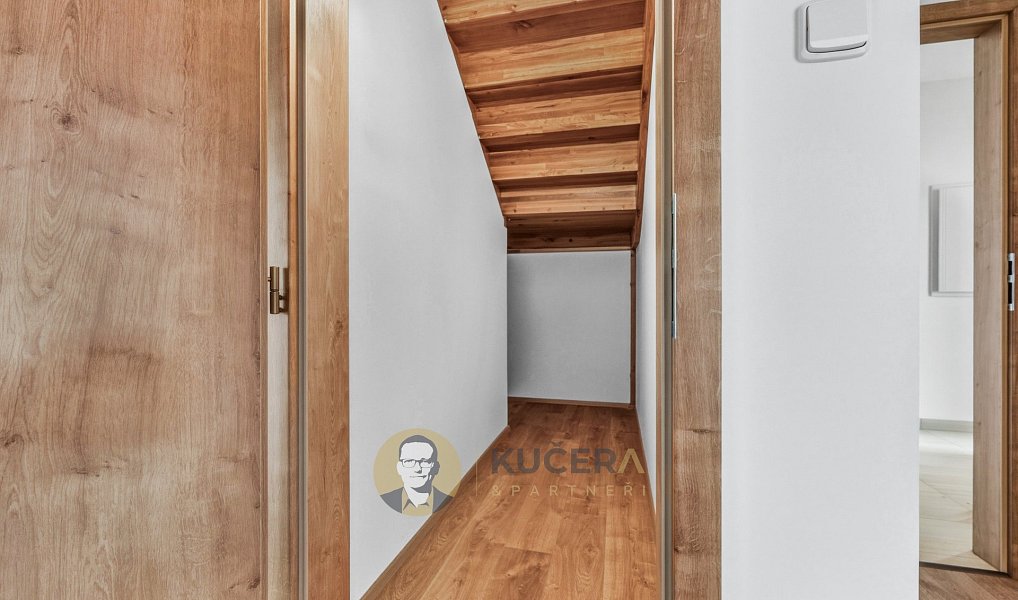 Prodej domu 145 m² s pozemkem 600 m², Nemyslovice – náhled fotky 32