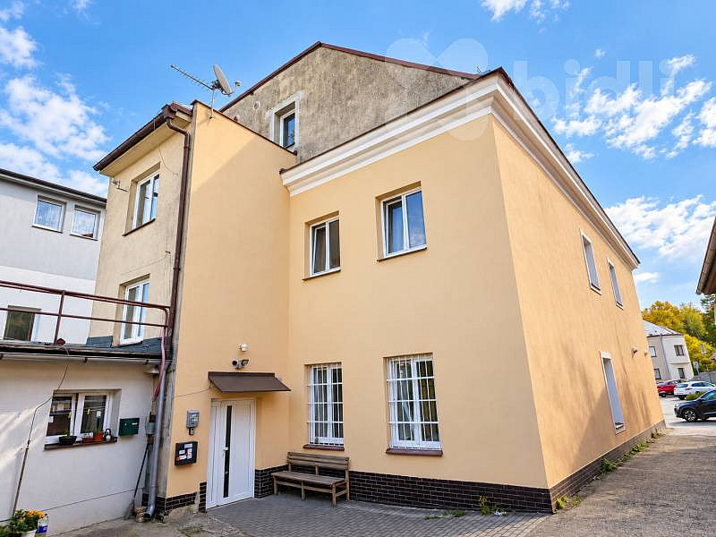 Pronájem bytu 1+1 37 m²