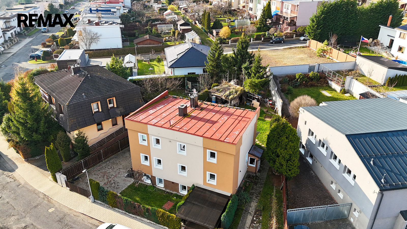 Prodej domu 250 m² s pozemkem 610 m² — photo 2