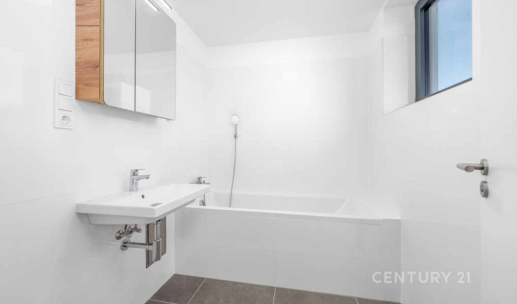 Pronájem bytu 2+kk 54 m², Kladno – náhled fotky 8
