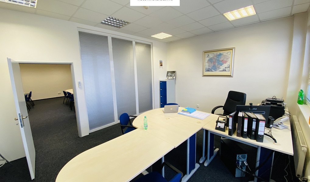 Pronájem skladovacích prostor 1 363 m², Vestec – náhled fotky 12