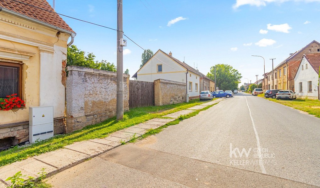 Prodej domu 181 m² s pozemkem 1 485 m², Kněževes – náhled fotky 28