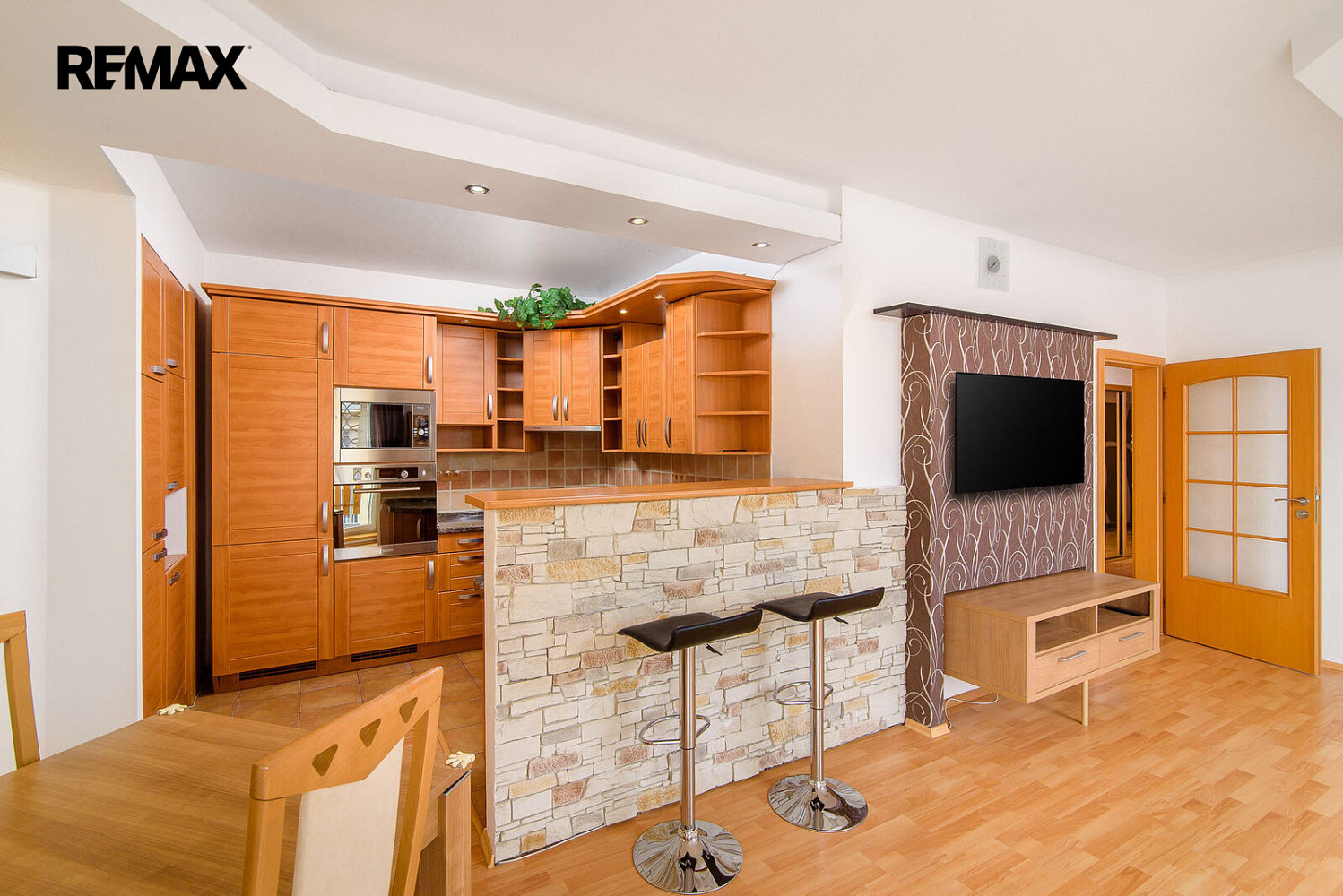 Pronájem bytu 4+kk 87 m² – fotografie 3