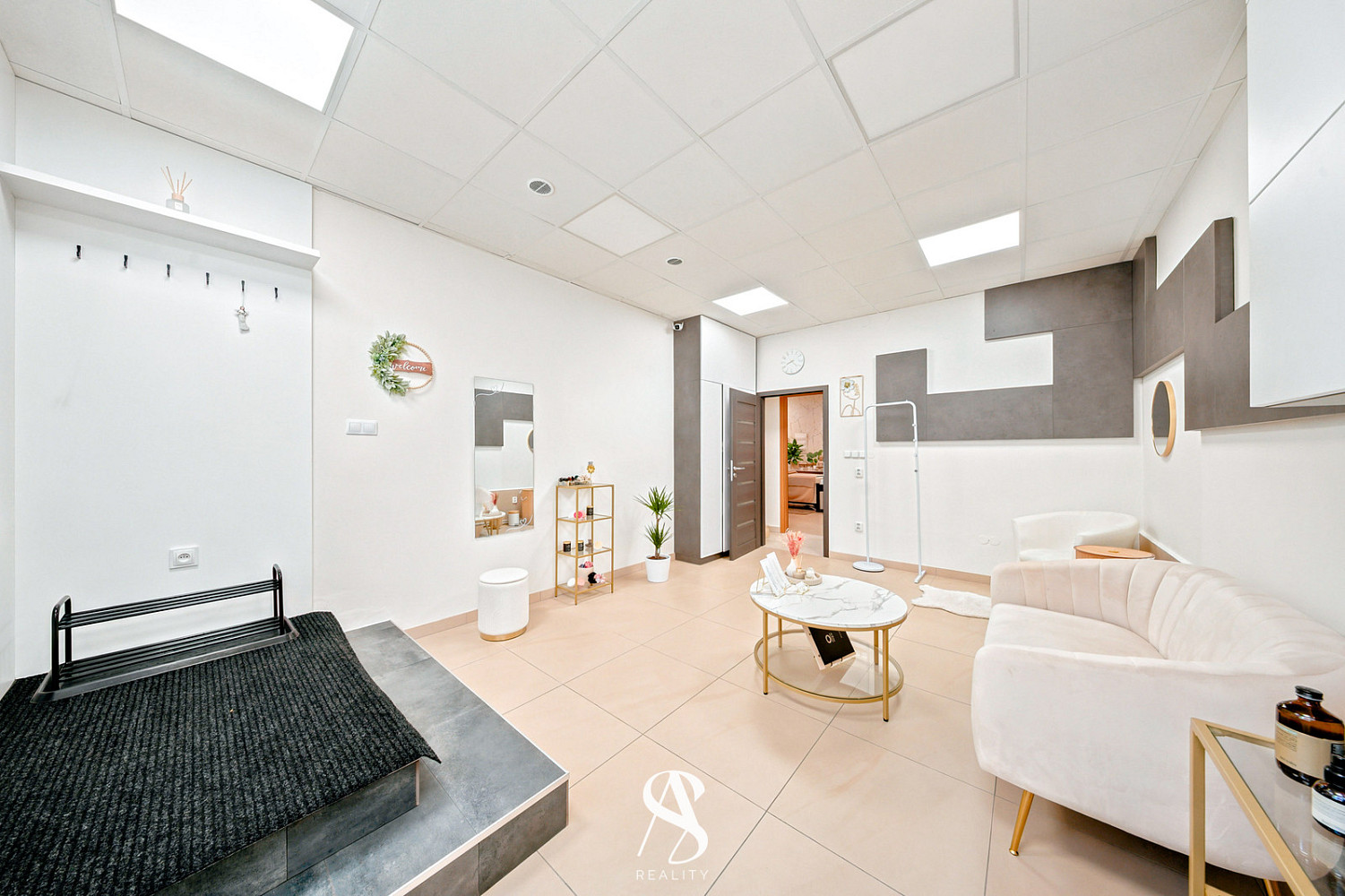 Prodej obchodních prostor 50 m² — photo 3