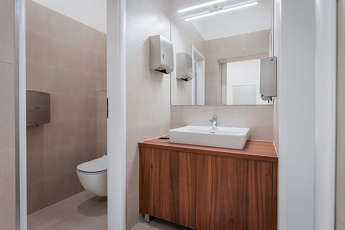 Pronájem kanceláře 146 m² – fotografie 5