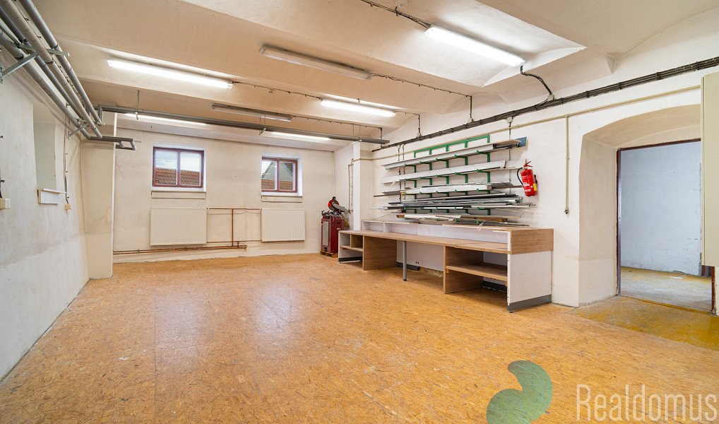 Prodej výrobních prostor 1 075 m², Babice – náhled fotky 11