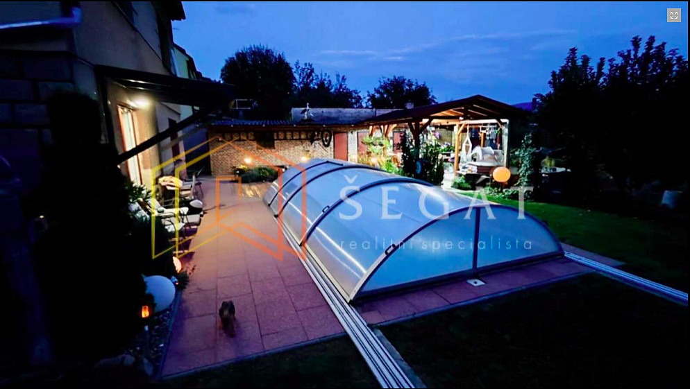 Prodej domu 250 m² s pozemkem 1 111 m² – fotografie 3