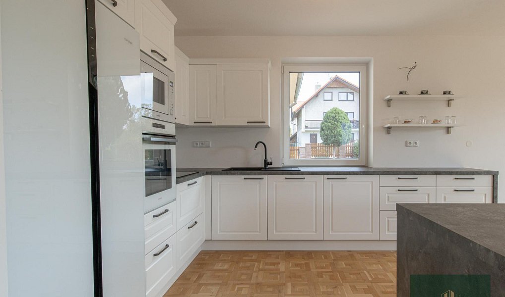 Prodej domu 240 m² s pozemkem 1 011 m², Rokycany – náhled fotky 9