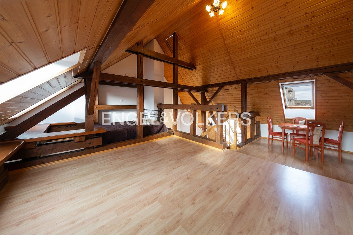 Pronájem bytu 1+1 70 m²