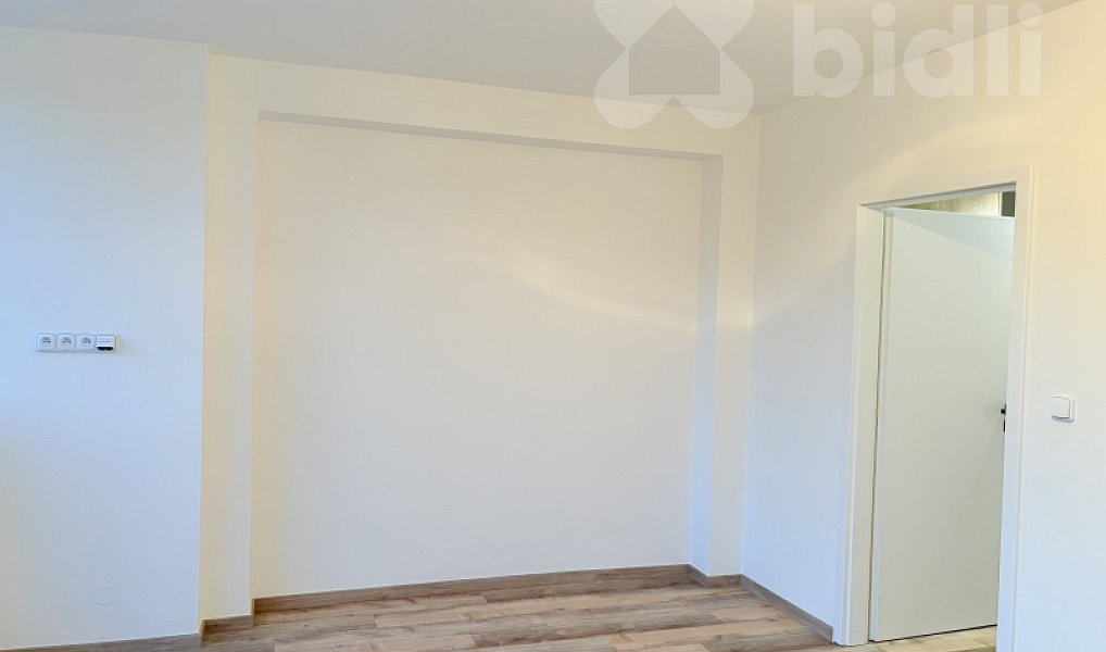 Pronájem bytu 3+1 88 m², Černošice – náhled fotky 9