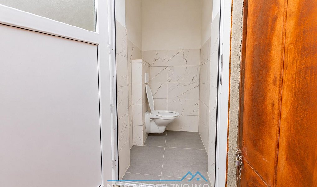 Prodej domu 220 m² s pozemkem 1 436 m², Chvalovice – náhled fotky 26