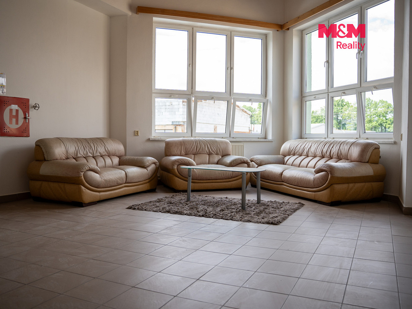 Pronájem kanceláře 348 m² – fotografie 2