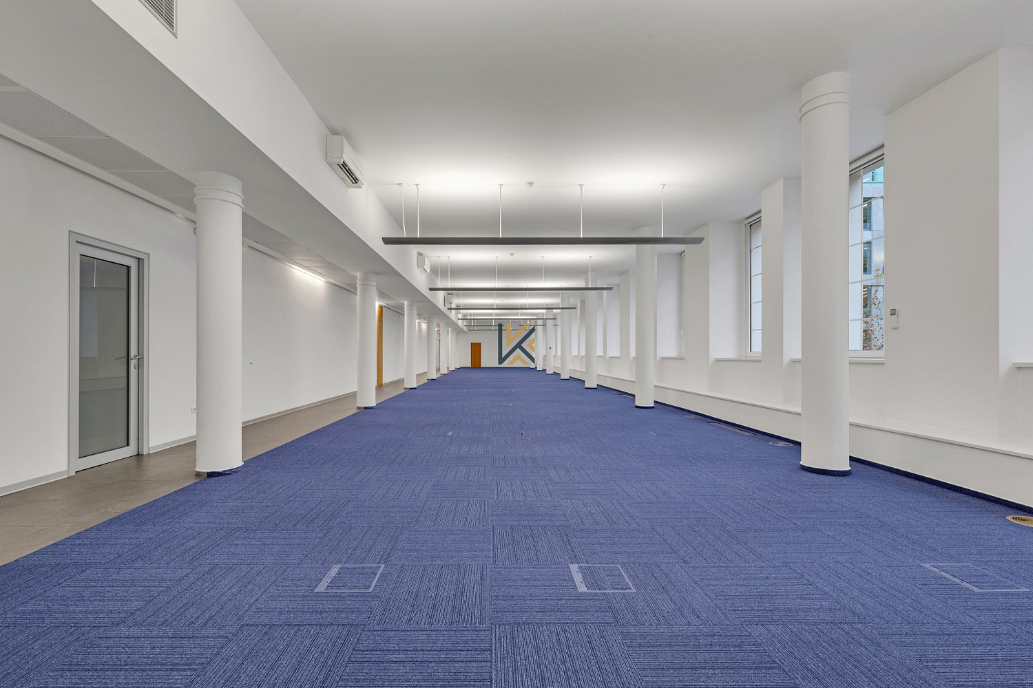 Pronájem kanceláře 416 m²