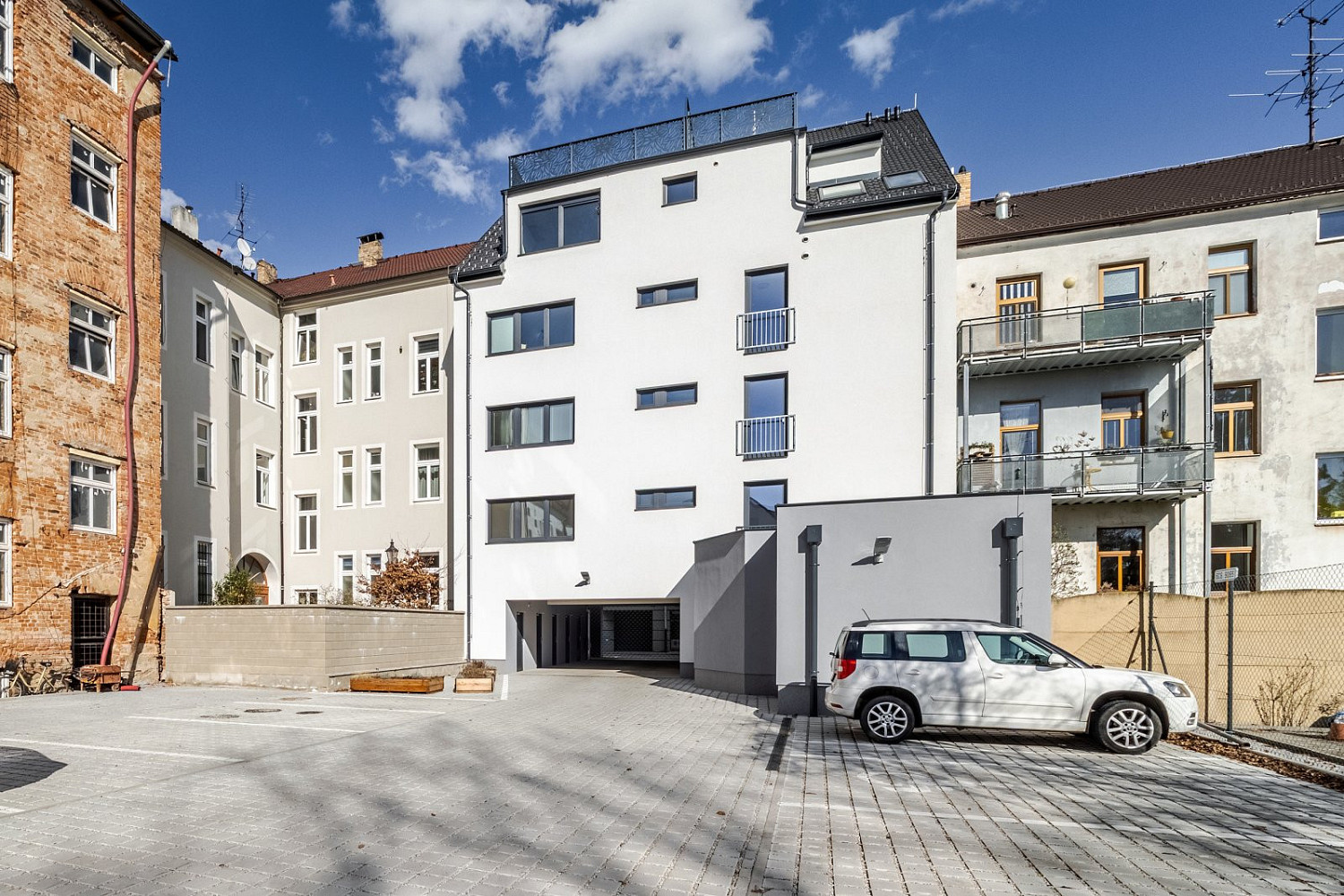 Pronájem parkovacího stání - Štítného, České Budějovice – pohled 3