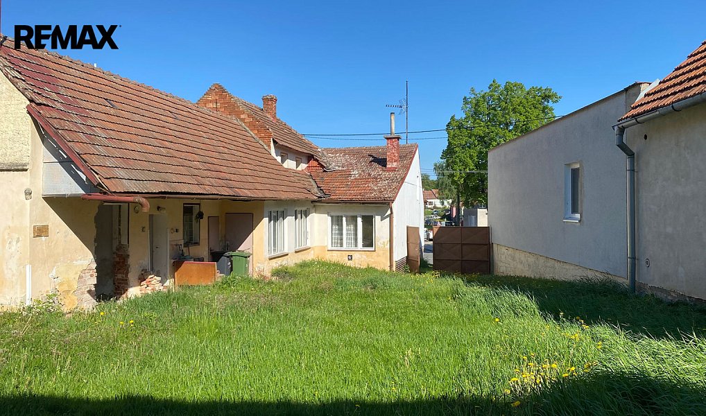 Prodej stavebního pozemku 1 114 m², Moravany – náhled fotky 2