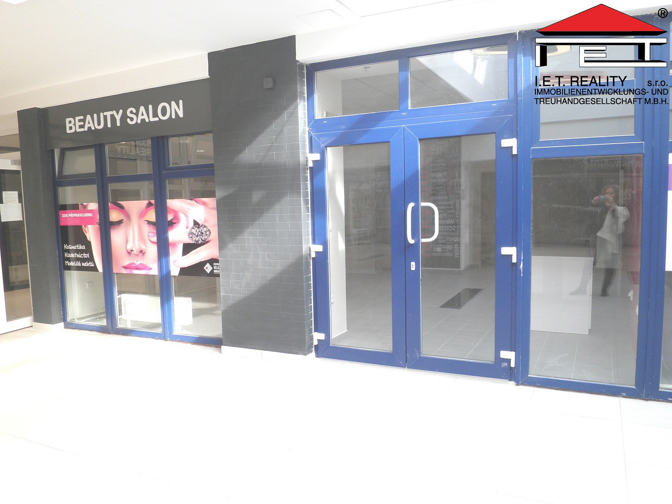 Pronájem obchodních prostor 55 m² — photo 2