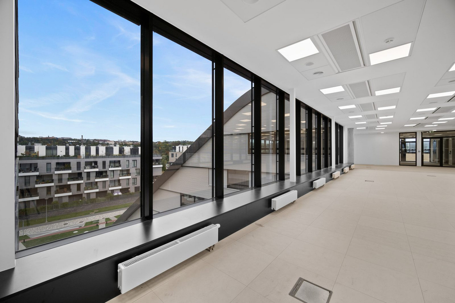 Pronájem kanceláře 1 479 m² – fotografie 4