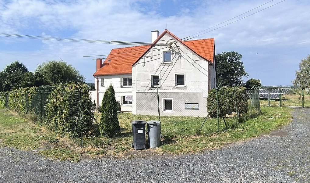Pronájem domu 284 m² s pozemkem 919 m², Cheb – náhled fotky 2