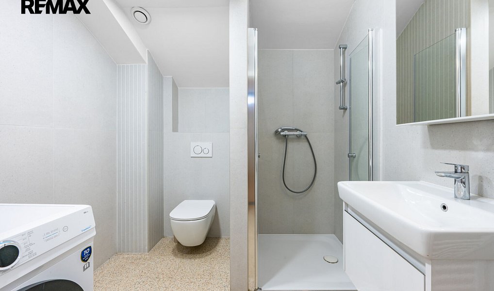 Pronájem bytu 1+kk 40 m², Praha – náhled fotky 4