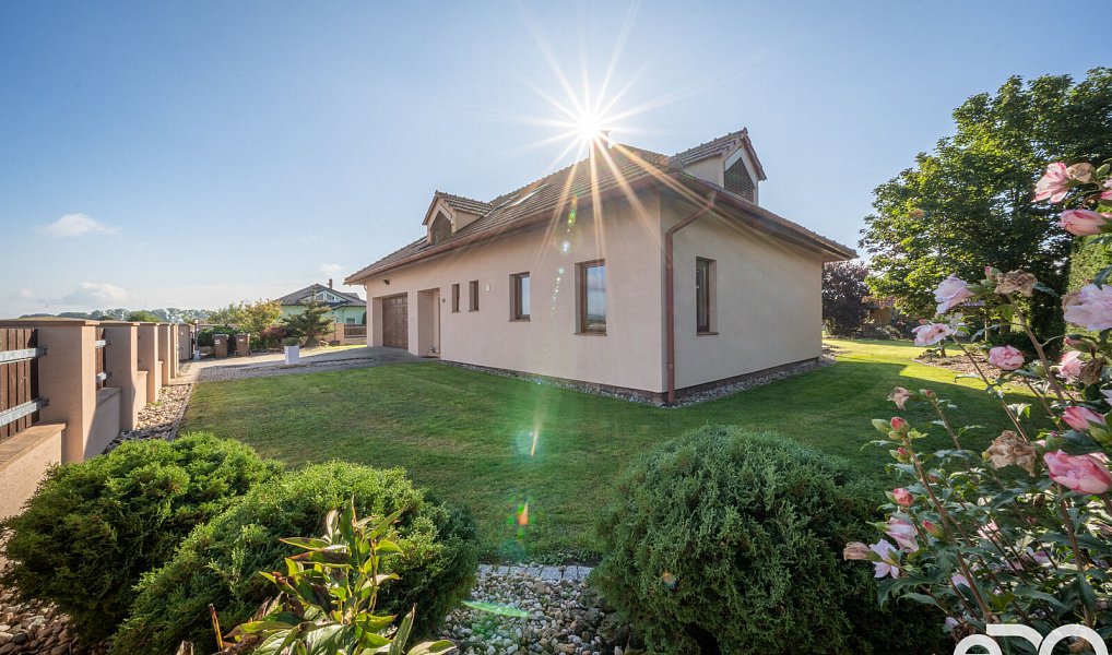 Prodej domu 340 m² s pozemkem 970 m², Kosořice – náhled fotky 36