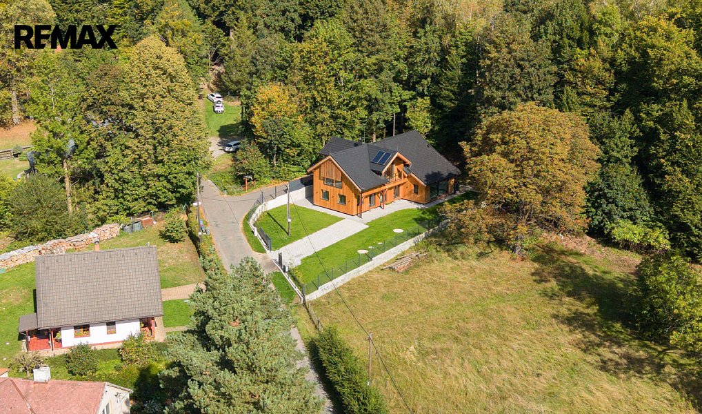 Prodej ubytovacího objektu 206 m², Morávka – náhled fotky 3