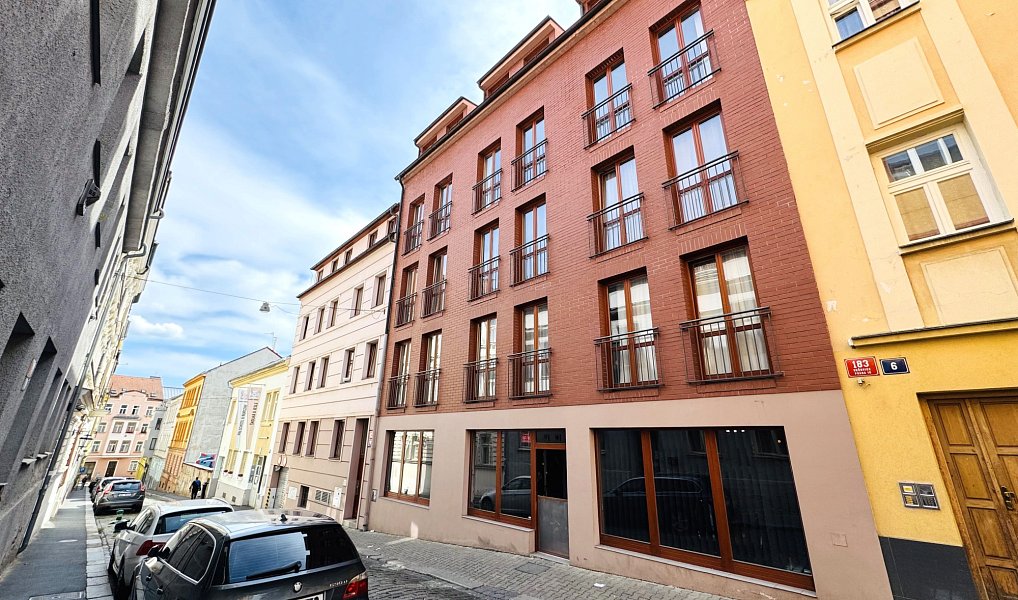 Pronájem bytu 5+kk 191 m², Praha – náhled fotky 2