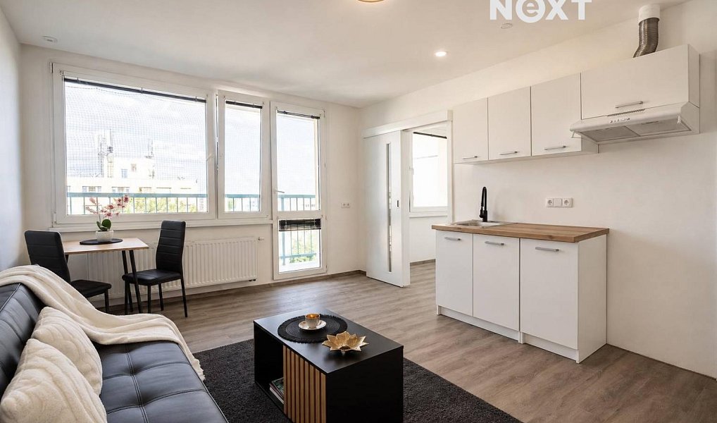 Prodej bytu 2+kk 32 m², Družby, Pardubice – Polabiny