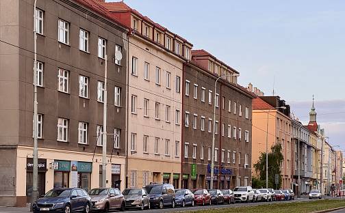 Pronájem bytu 3+1 69 m², Bělohorská, Praha 6 - Břevnov